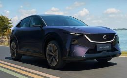 Mazda EZ-60 ile Gösterge Artık Camda, Sürüş Keyfi Zirvede!