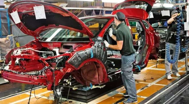 Nissan LEAF’te Batarya Krizi! Çinli Rakipler Yükselirken Japon Dev Yön Değiştiriyor