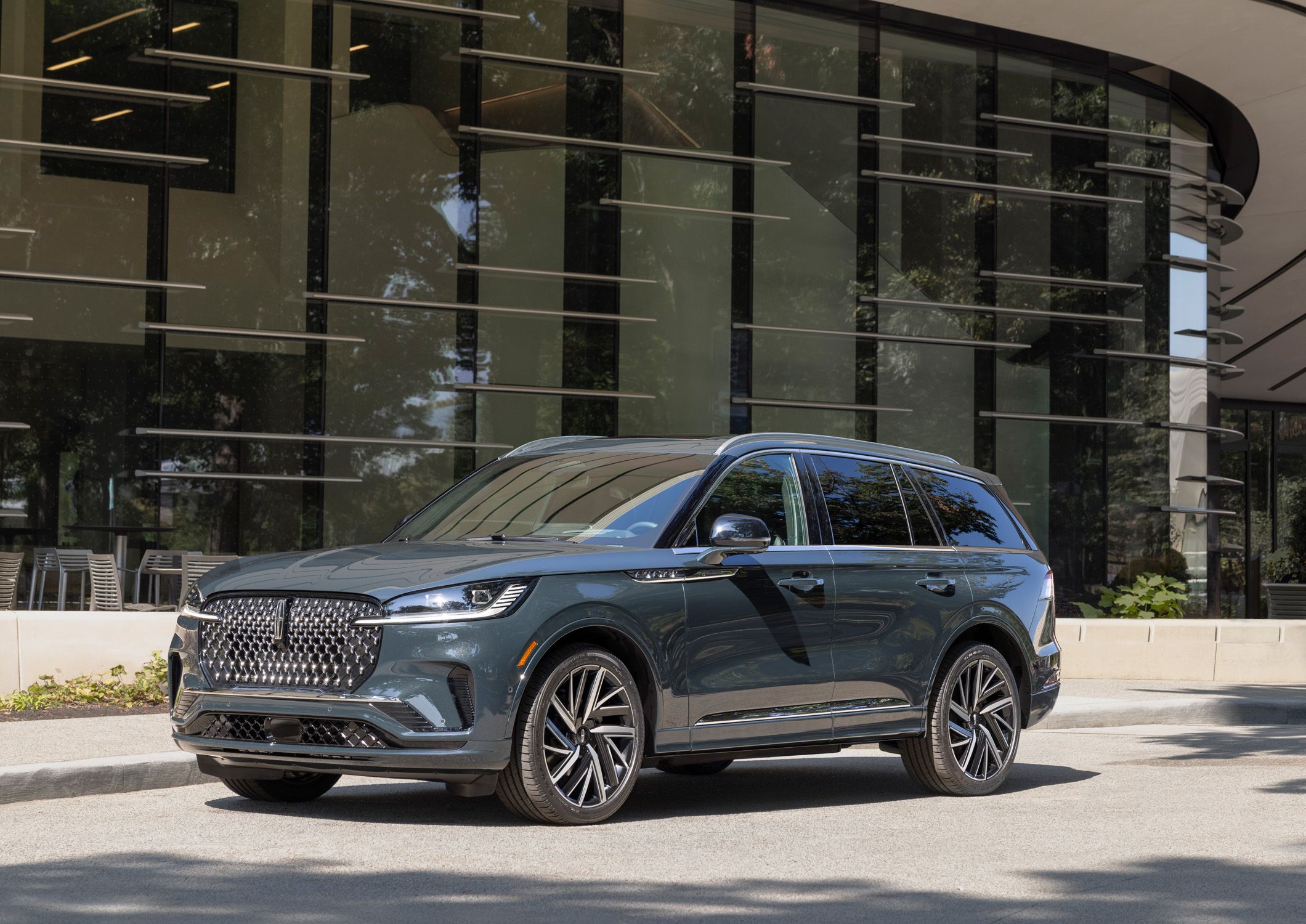 Pahalı Ama Hayal Kırıklığı Yaratan, Uzmanların ‘Almayın’ Dediği 5 Model 7 2025 Lincoln Aviator Review, Pricing, and Specs