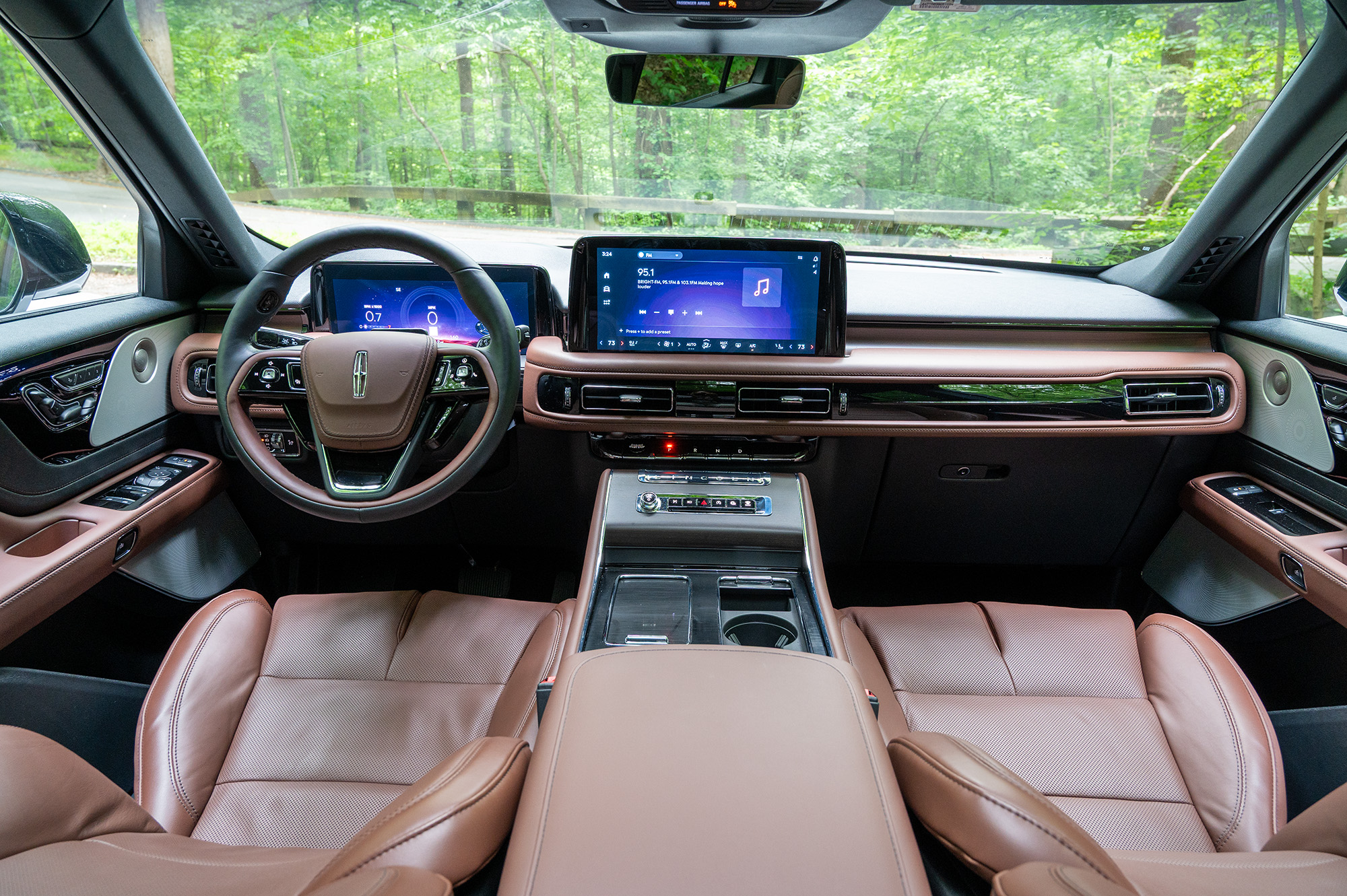 Pahalı Ama Hayal Kırıklığı Yaratan, Uzmanların ‘Almayın’ Dediği 5 Model 10 2025 Lincoln Aviator: 28 Interior Photos | U.S. News