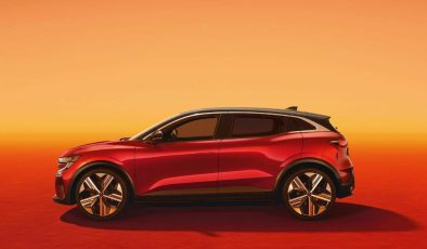 Renault Megane E-Tech 2025 Türkiye’de! Bu Özellik, Her Elektrikli Sürücüyü Şaşırtacak