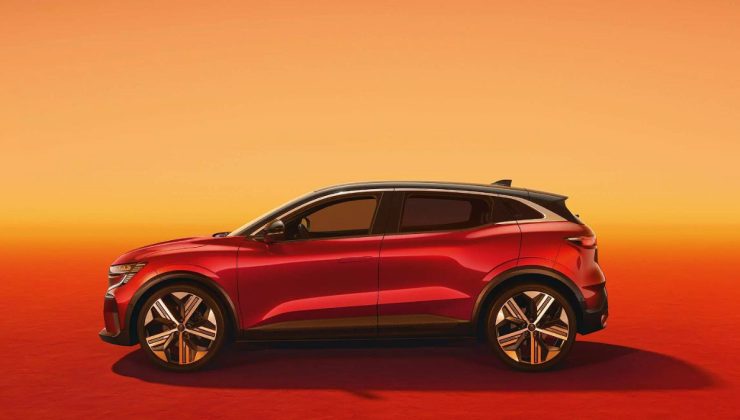 Renault Megane E-Tech 2025 Türkiye’de! Bu Özellik, Her Elektrikli Sürücüyü Şaşırtacak