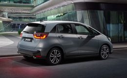 Şehirli Sürücüler Dikkat, Honda Jazz 2025, Egea’yı Gölgede Bırakan Hibrit Sürpriziyle Ortaya Çıktı!