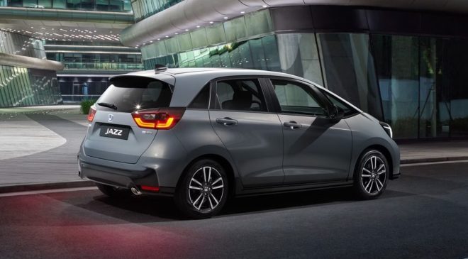 Şehirli Sürücüler Dikkat, Honda Jazz 2025, Egea’yı Gölgede Bırakan Hibrit Sürpriziyle Ortaya Çıktı!