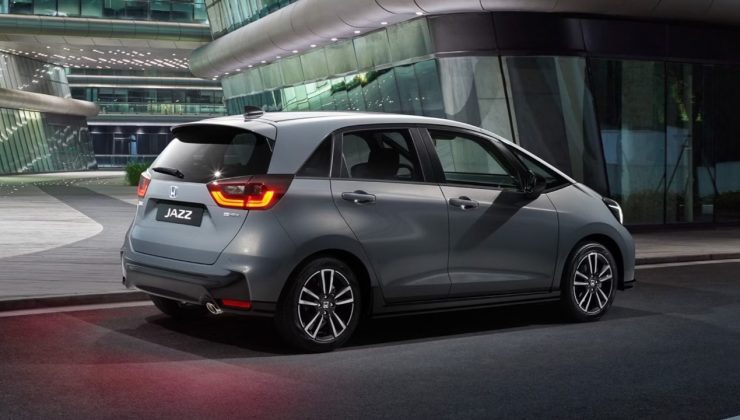 Şehirli Sürücüler Dikkat, Honda Jazz 2025, Egea’yı Gölgede Bırakan Hibrit Sürpriziyle Ortaya Çıktı!