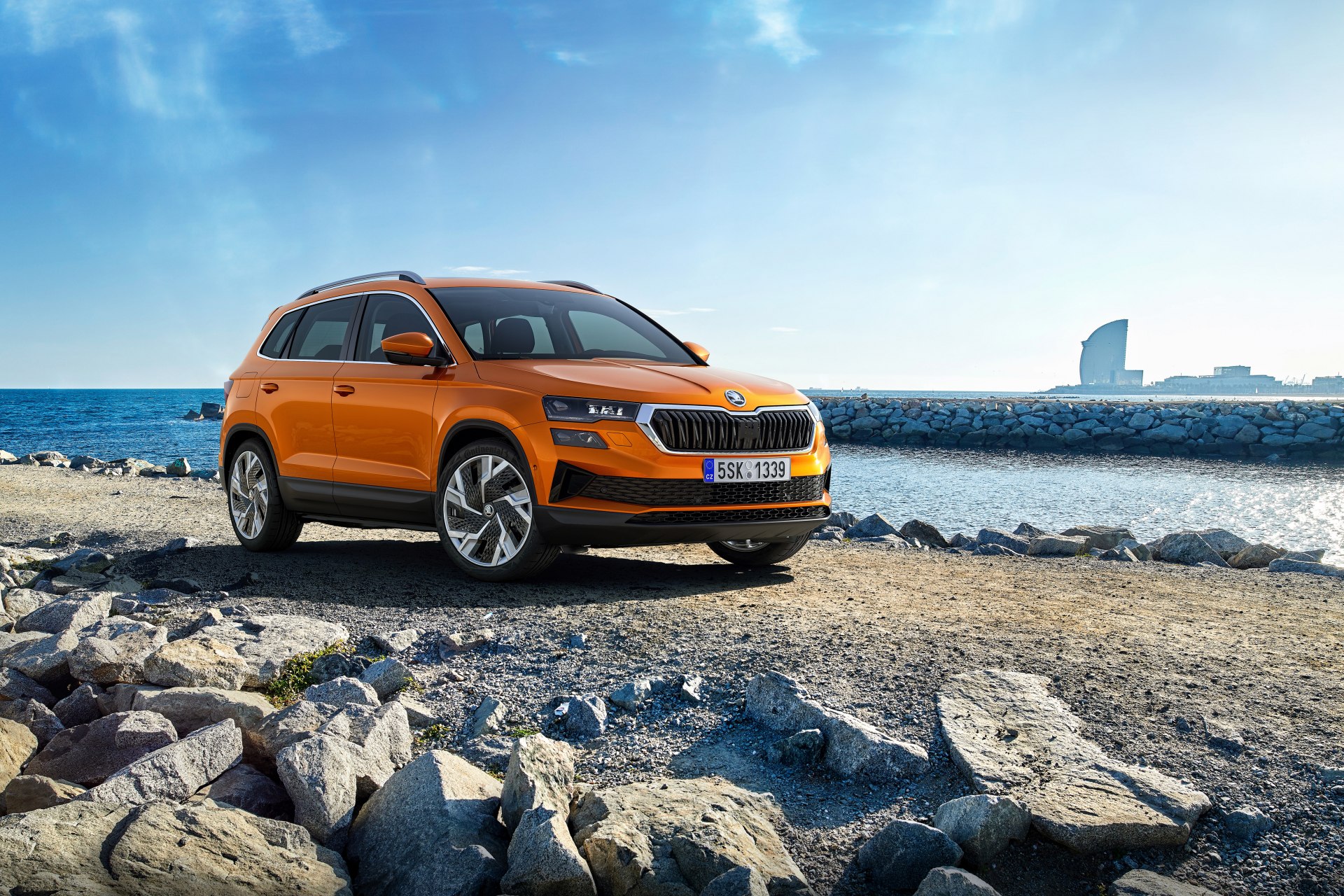 ŠKODA Daha Teknolojik ve Daha Çarpıcı Yeni KAROQ'u Tanıttı - Auto World Dergisi