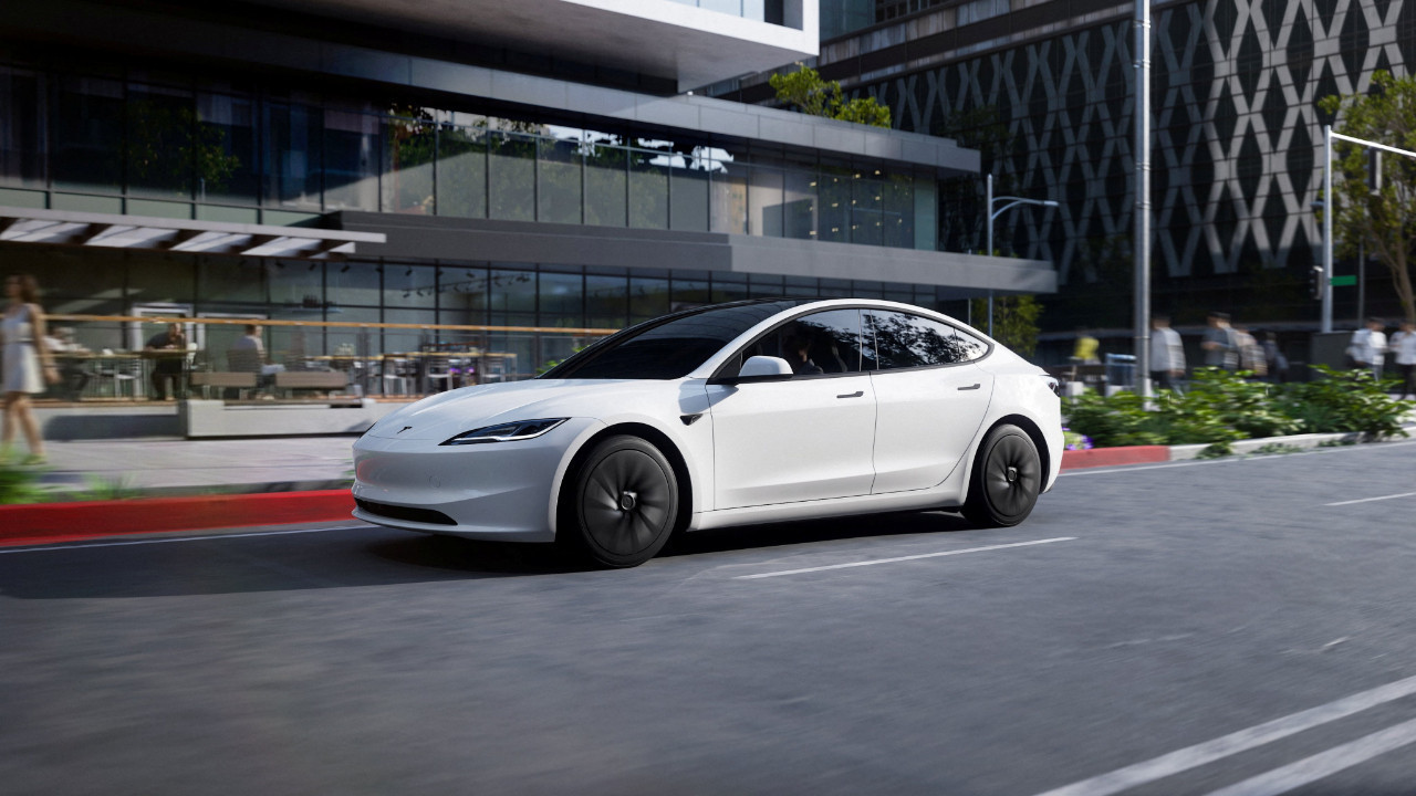 Uygun fiyatlı değil, 'biraz daha az pahalı': Tesla'dan beklenen halk  elektriklisi yine gelmedi, Tesla Model Y fiyatları, Tesla uygun fiyatlı  Model Y