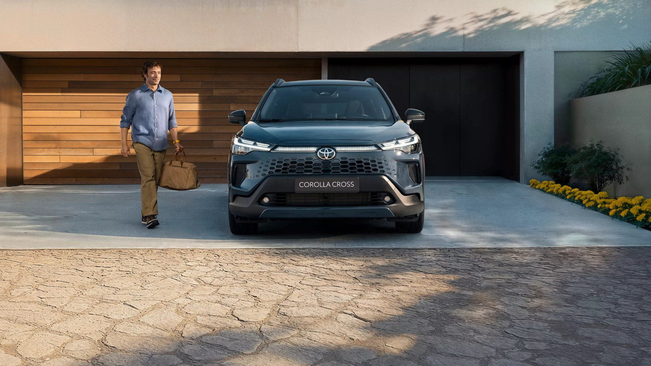 Toyota’nın Ekim Sürprizi, Corolla Cross’tan Hibrit SUV Pazarını Sarsacak Fırsat!