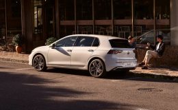 Volkswagen Golf Türkiye’de 300 Bin TL Şok İndirim Geldi, Performans ve Gizli Detaylar Şaşırtıyor!