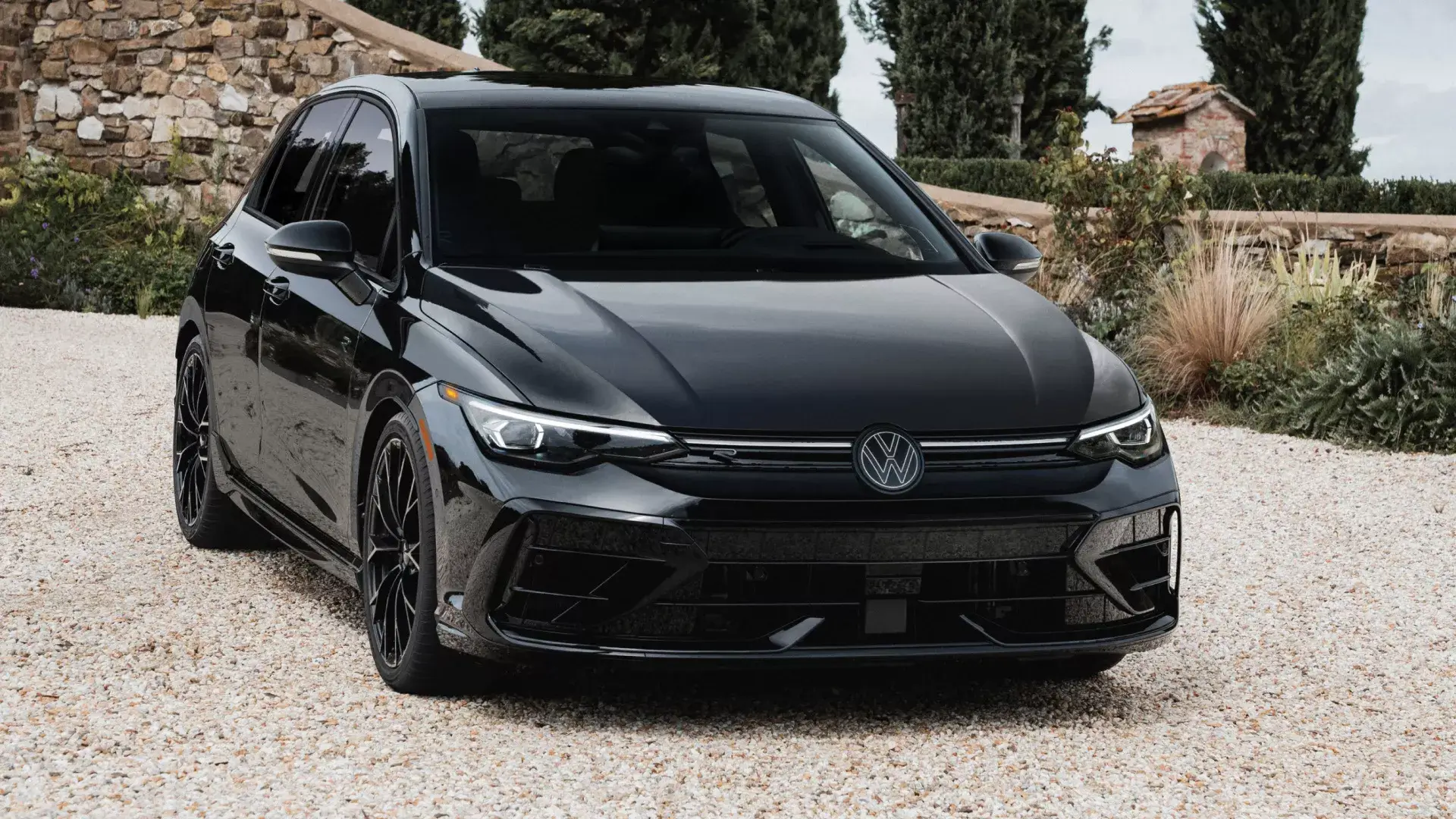 Devleri Geride Bırakan Sürpriz Şampiyon, MotorTrend’in Tahtını Sarsan Kompakt Efsane! 4 New VW Golf R vs VW Golf GTI - Fox Valley Volkswagen of St. Charles