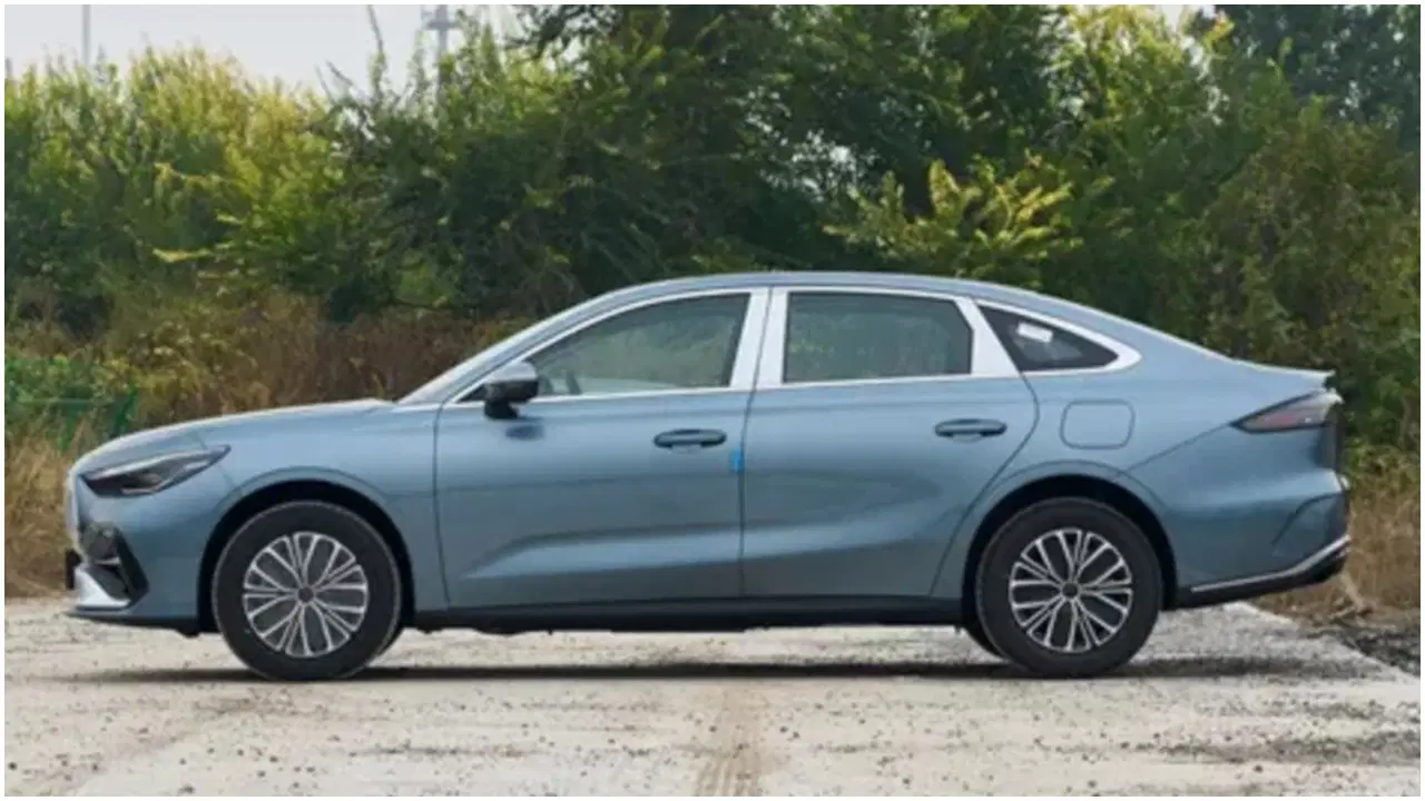 Geely Starshine 6, Togg’un 4’te 1 Fiyatına Plug-in Hibrit Sedan Şaşırtıyor! 8 Otomobil Haberleri Otomobil Haberleri