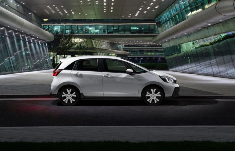 Honda Jazz’a Ne Oldu? Kasım Fiyatlarında İndirim Şoku B-Segmentte Kartları Baştan Dağıtıyor! 3 Otomobil Haber En Güncel Otomobil Haberleri, Test Sürüşleri ve Otomotiv Dünyasından Son Gelişmeler