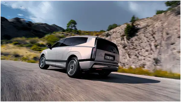 Hyundai Ioniq 9 Türkiye’ye Geliyor, 620 Km Menzil ve 24 Dakikada Şarj İle Elektrikli SUV’da Devrim! 6 Otomobil Haber En Güncel Otomobil Haberleri, Test Sürüşleri ve Otomotiv Dünyasından Son Gelişmeler