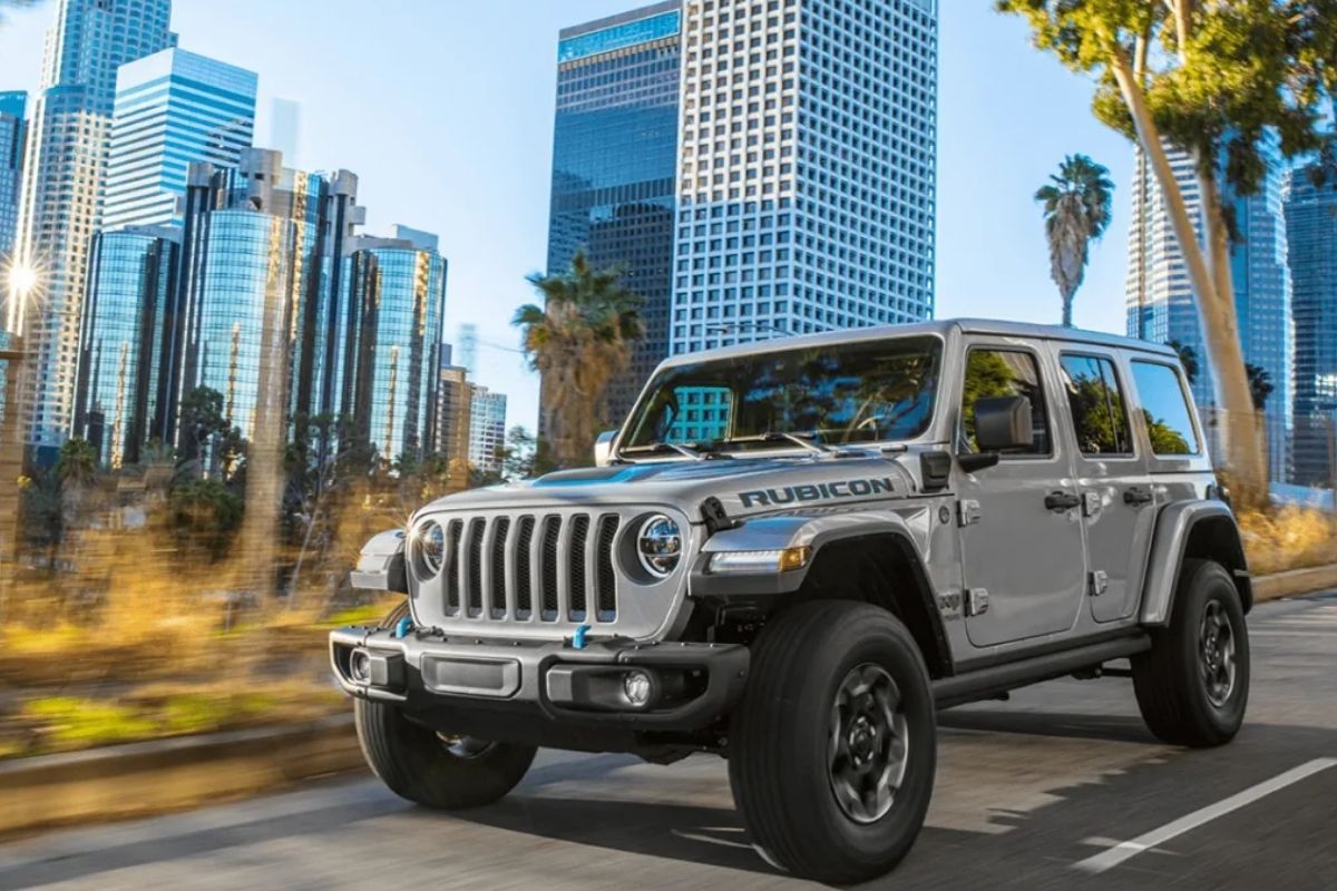 Jeep Sahiplerine Uyarı, Stellantis 375 Bin Aracı Geri Çağırıyor! Samsung Pilleri Yüzünden Yangın Riski Patladı 3 Otomobil Haber En Güncel Otomobil Haberleri, Test Sürüşleri ve Otomotiv Dünyasından Son Gelişmeler