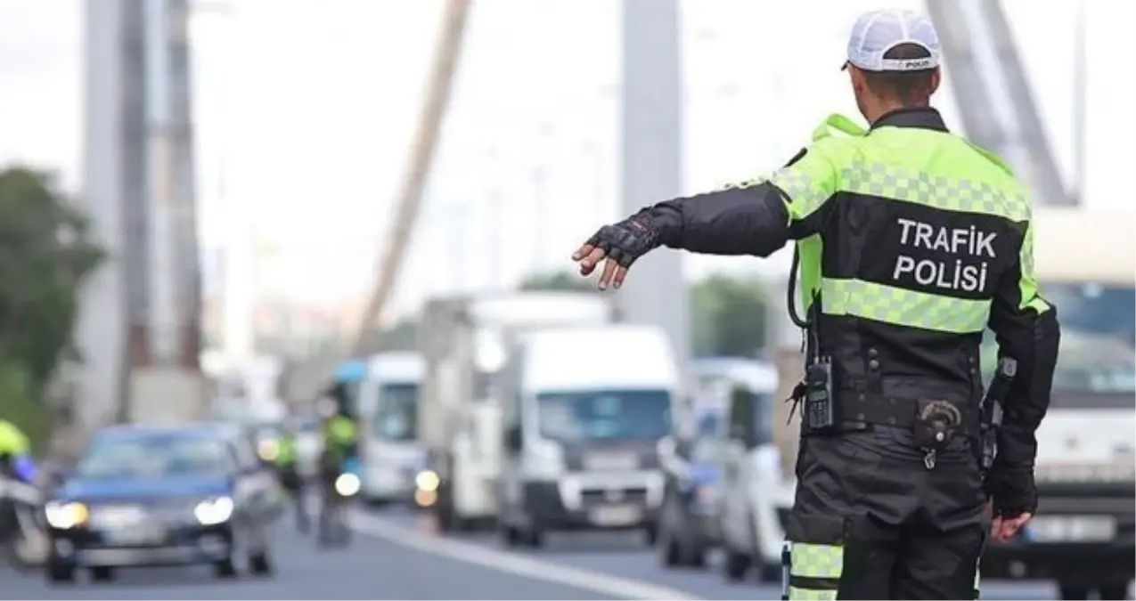 Karayollarında Yeni Dönem Başlıyor, Kask, Gözlük ve Eldiven Artık Zorunlu, Sürpriz Cezalar Kapıda!