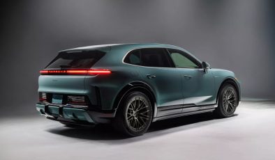 Porsche Cayenne Elektrik Çağına Girdi, 0-100 km/s 2,4 Saniye, Kablosuz Şarj ve 1.139 Beygir Güç!