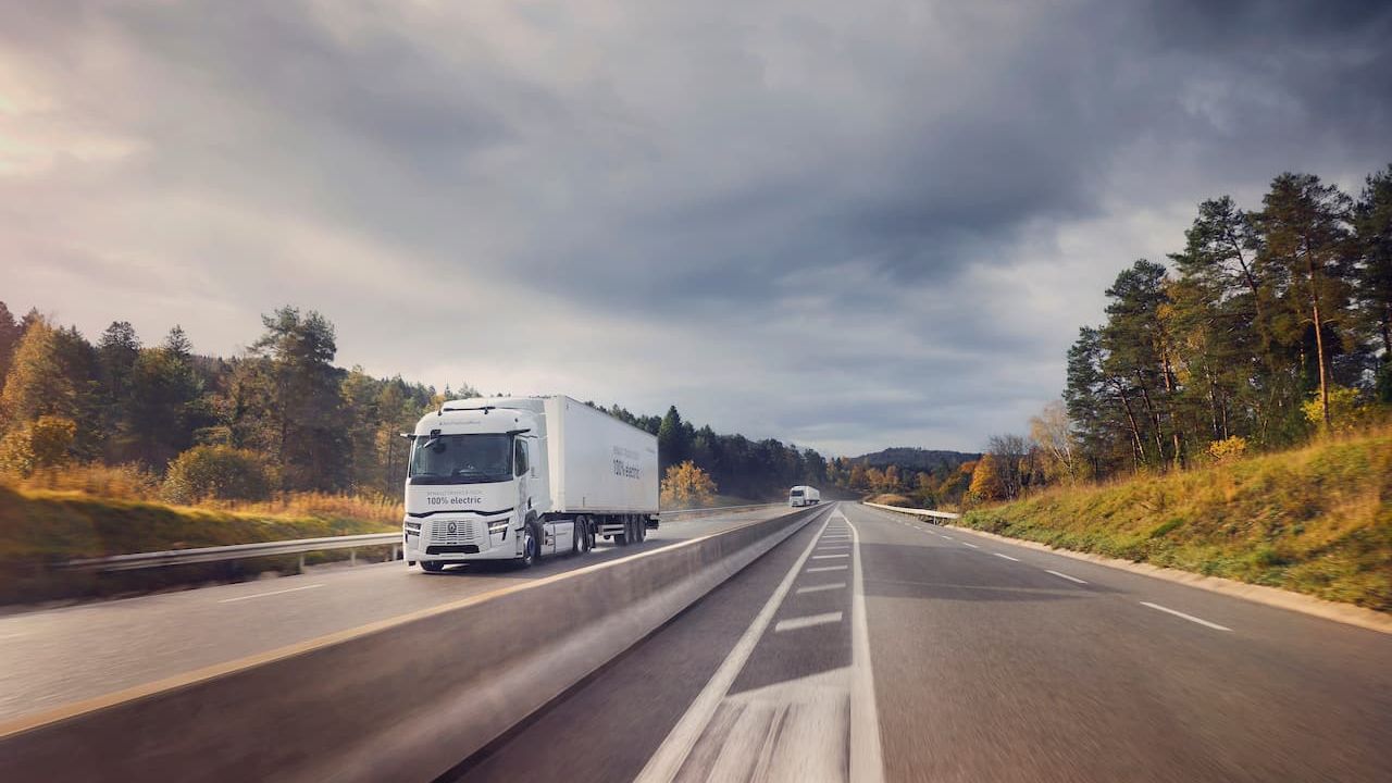 Renault Trucks elektrikli çekici ailesini 600 km menzil ile genişletti -  Lojiyol Haber