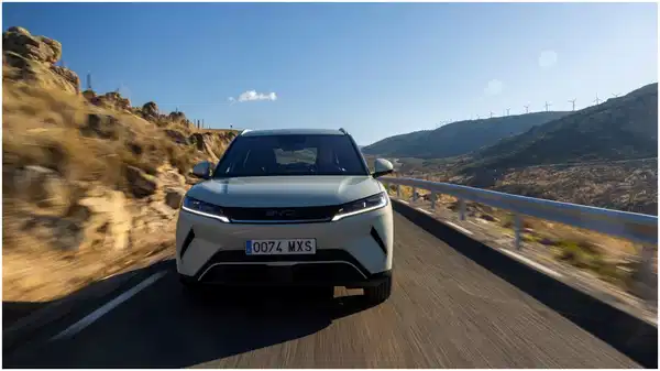 Tesla’yı Unutturacak Elektrikli Canavar! 20 Dakikada Şarj, 500 KM Menzil, Fiyatı İse Sizi Şok Edecek 14 Otomobil Haber En Güncel Otomobil Haberleri, Test Sürüşleri ve Otomotiv Dünyasından Son Gelişmeler