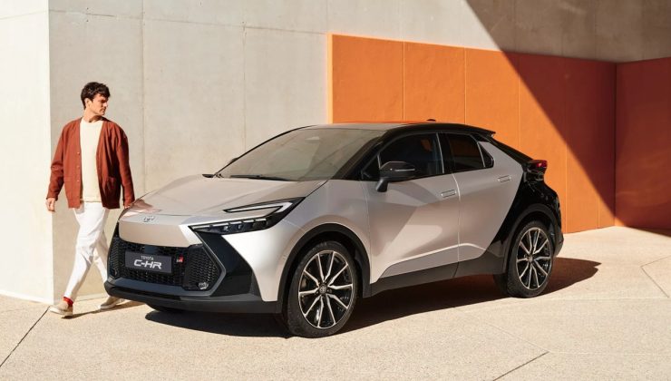 Toyota C-HR 2025’te Şok Fiyatlar, Hibrit SUV Segmenti Kasım Kampanyasıyla Sarsılıyor!