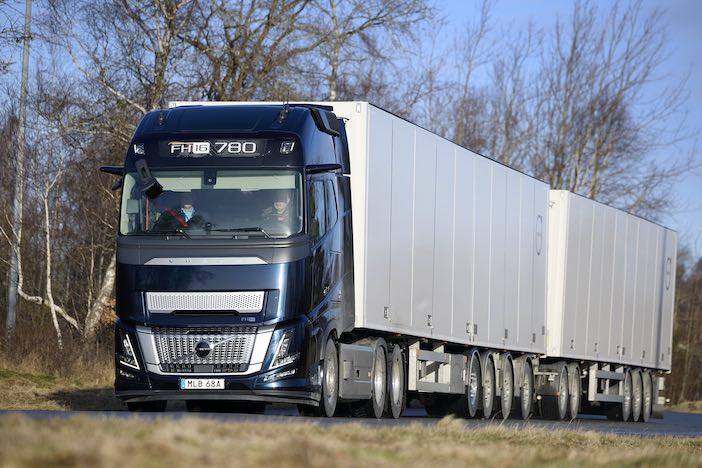 Volvo Trucks Elektrikli Kamyonlarda Çığır Açtı, 20 Milyon km’lik Sıfır Emisyonla Pazarın Gizli Lideri! 4 Türkiye, Volvo Trucks'ın Elektrikli Kamyon ve Tır Satışında Lider - Gaziantep Son Dakika Haberleri | Gaziantep Haber - Gaziantep Doğuş