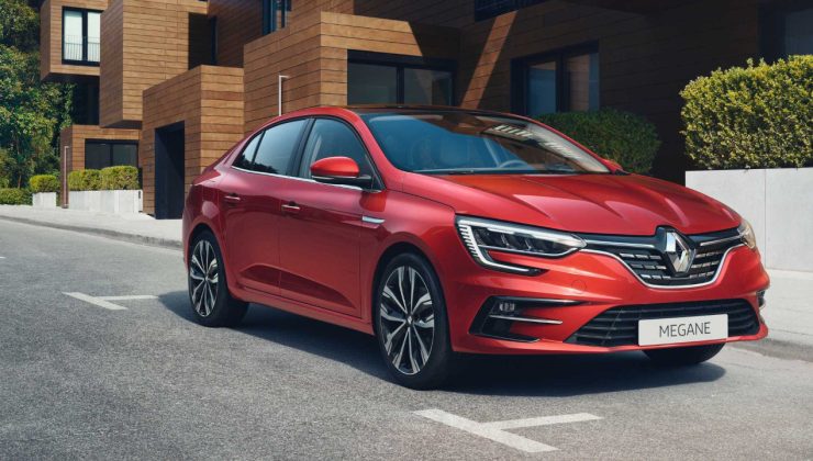 Egea Fiyatına Renault Şoku, Bayilerde Sessizce İnen Megane Sedan, 2025 Stoklarını Eritmeye Başladı!